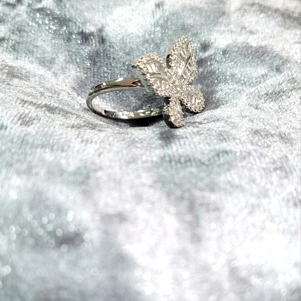 925S  Exquisite Big Butterfly 🦋 White Zircon Ring - Picture 2 of 8